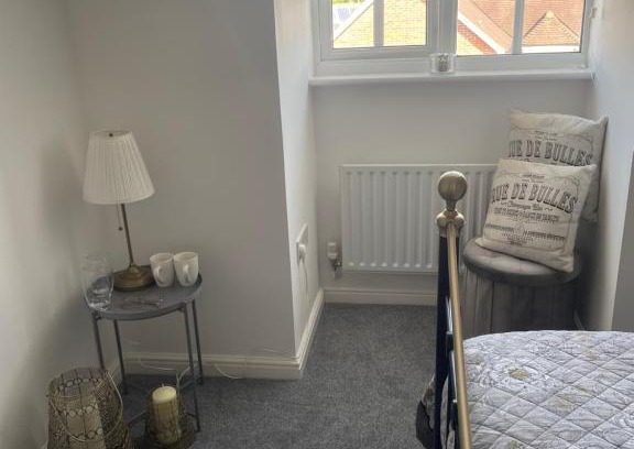 Amesbury House | Amesbury near Stonehenge