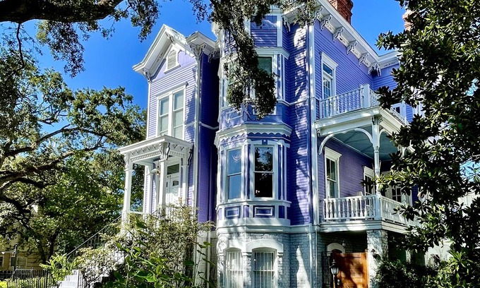 Historic Downtown Savannah Bed & Breakfast | Amethyst Garden Inn