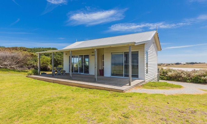 Port Fairy House | AMHURST Beachfront Cottage