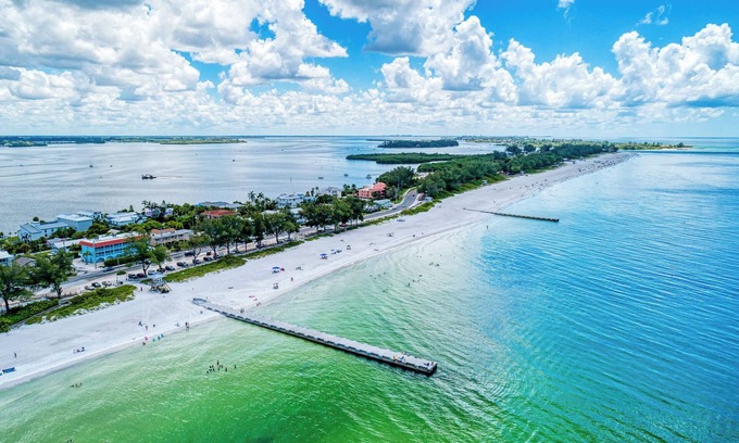 Bradenton Beach House | AMI Lighthouse Cottage-one Minute Walk To The Beach-keyless Locks