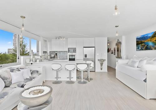 Main Beach Apartment | Amira Apartments Main Beach