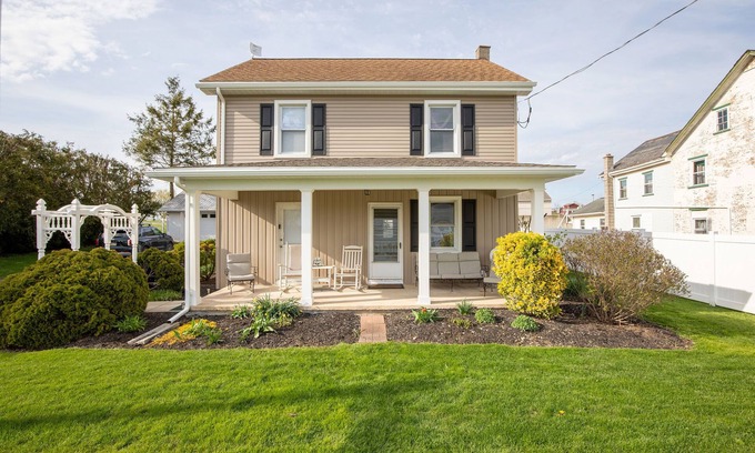 Bird In Hand House | Amish Stay Vacation Home - Bird in Hand, Lancaster PA
