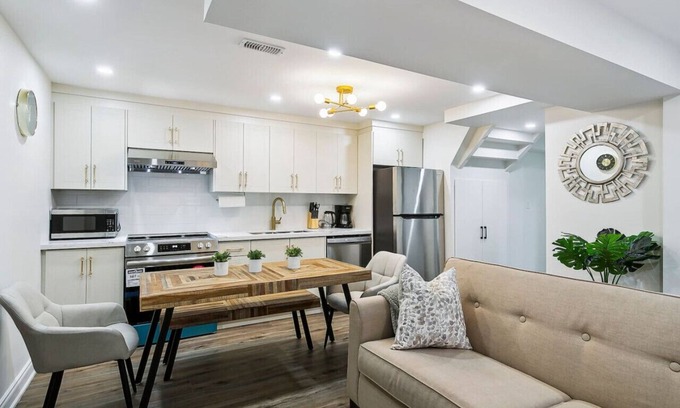 Halton Regional Municipality Apartment | Ampersand Alcove in Milton