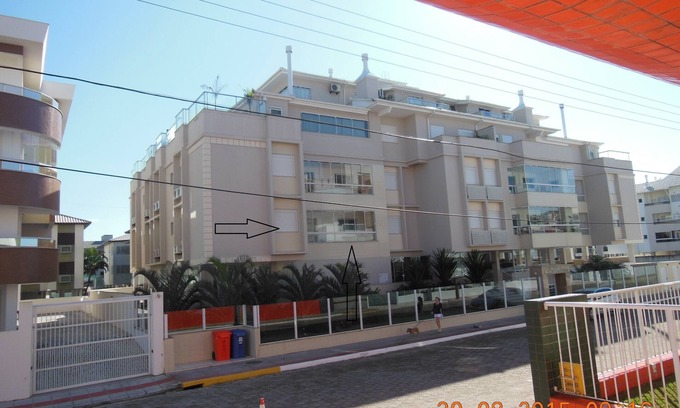 Ingleses Norte Apartment | Ample Apt (new) 300m from the beach, with Air in all rooms and Game Room.