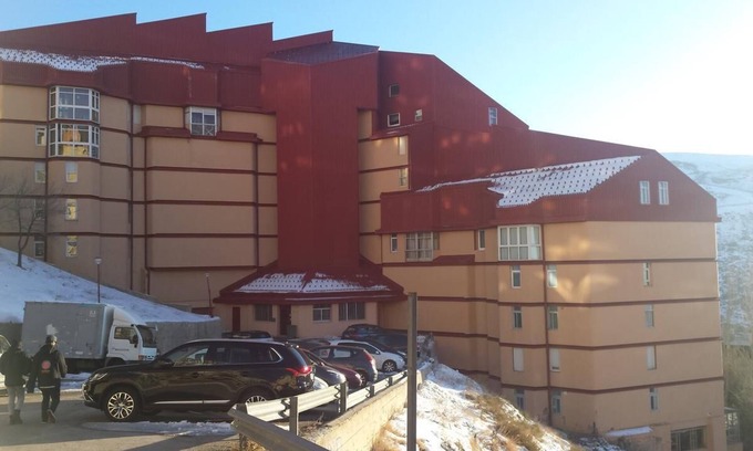 Pradollano Apartment | Amplio Apartamento Para 8 en Edif Europa