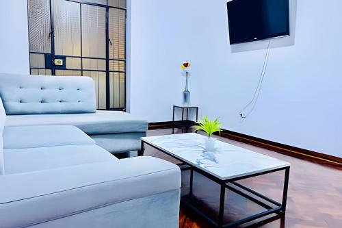 San Antonio Apartment | Amplio Departamento Familiar a Minutos del Malecón, Larcomar y Parque Kennedy