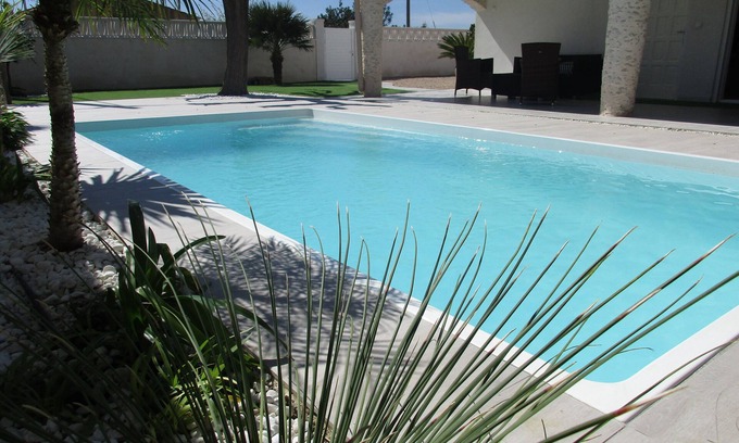 L'Ampolla Villa | “Ampolla Villa”, 5 min away from the beach, 500 sqm garden, 9 persons