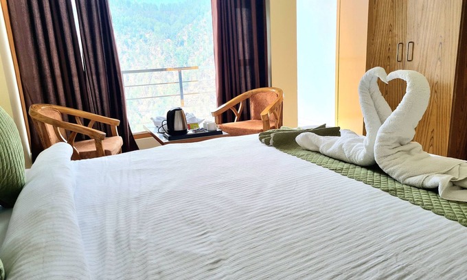 Narainkoti Hotel | Amritara Suninn