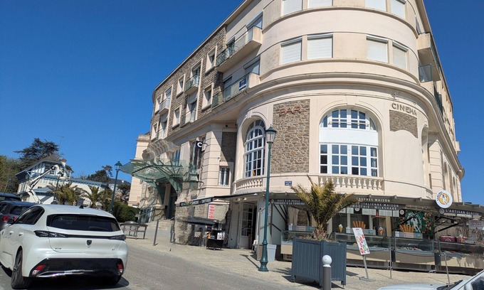 Saint-Igneuc Apartment | An apartment by the sea, just go down the stairs and you're on the beach!