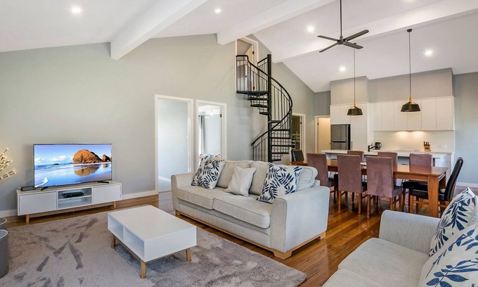 Port Fairy House | An ideally located family home