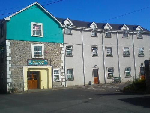 Midleton House | An Stór Townhouse