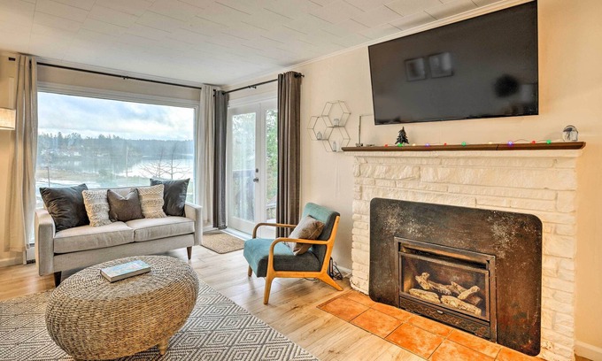 Anacortes House | Anacortes Home: Short Walk to Similk Bay!