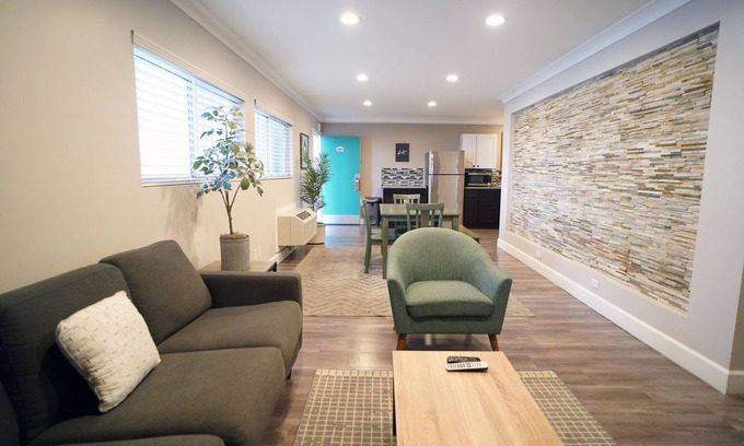 Northwest Anaheim Hotel | Anaheim Executive Inn & Suites