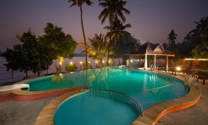 Kuzhuppilly Resort | Ananda Cherai