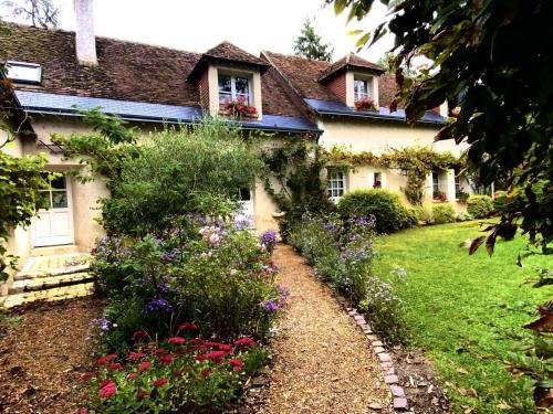 Souvigny-de-Touraine House | Ancien logis familial avec parc et activités, près des Châteaux de la Loire, tout inclus, animal accepté - FR-1-381-466