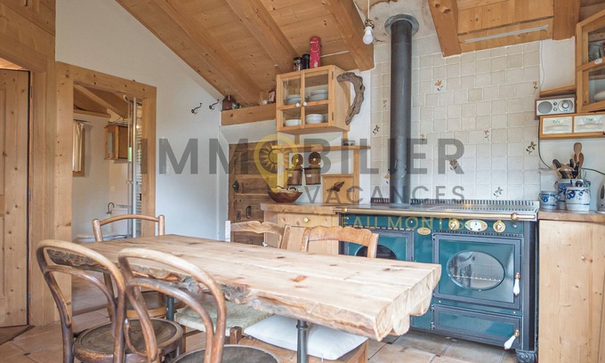 St. Luc Ski Chalet | Ancien raccard authentique transformé pour 4 personnes. Chaleureux et plein de charme. Au calme, en