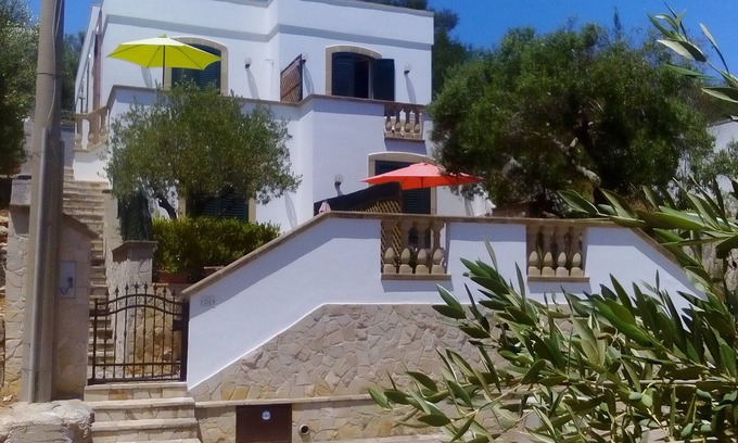 Marina di Andrano House | ANDRANO. Location CAVE GREEN. Villa with sea view