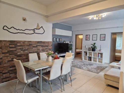 Balatonbereny Apartment | Angéla Ház