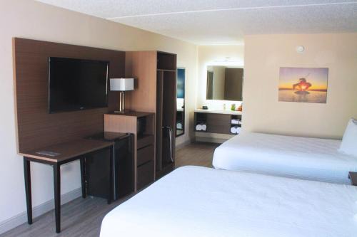 Branson Theater District Hotel | Angel Inn Near IMAX, a Travelodge by Wyndham