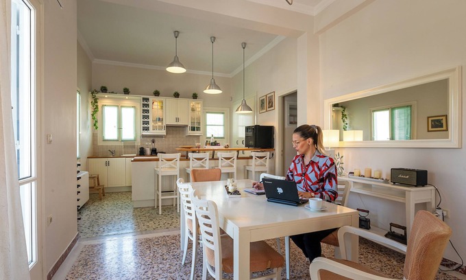 Kalamata Villa | Angelinas Quarters - Kalamata Mediterranean Suites & Villas