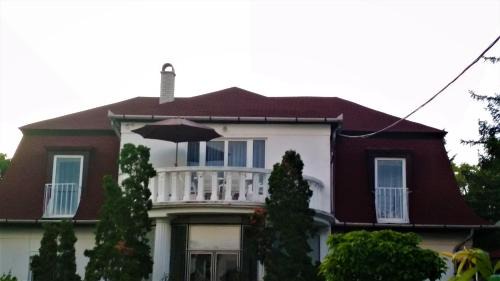 Balatonfured House | AnitApartman