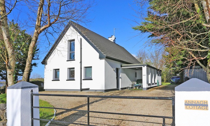 Ballinrobe Cottage | ANNAGH, family friendly, with open fire in Ballinrobe, County Mayo