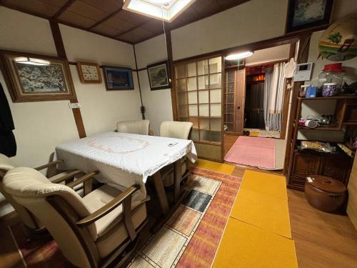 Toyonaka Apartment | AnNam Stay HOTARUGAIKE - - whole two story house rental