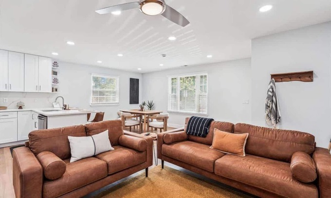 Annapolis House | Annapolis Town Center Cottage