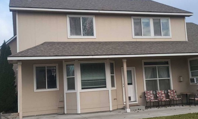 Tri-Cities House | Annaviga LoungenYou're within 5 to 15 minutes from the best areas you will needn
