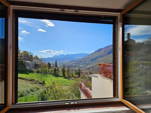Rocca Cinquemiglia Apartment | Anny's House