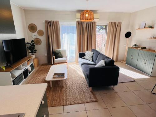 Miles End Apartment | Another 'Your Place on Davidson!'