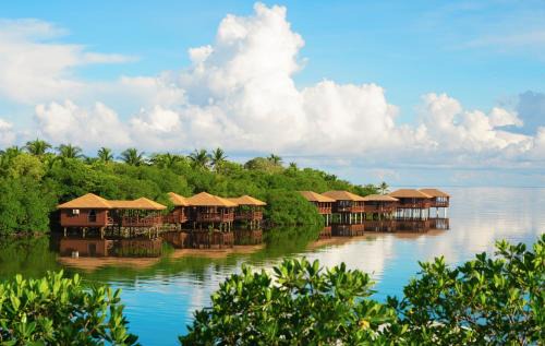 Antoneys Cay Resort | Anthony's Key Resort