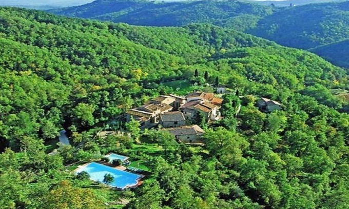 Gaiole in Chianti Apartment | Antico Borgo Montefienali Apartment Il Portico