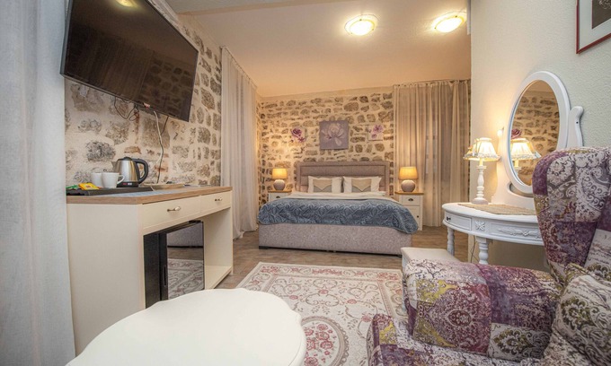 Kotor Old Town House | Antika Guesthouse