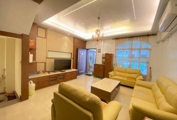 West District House | AoA旅宿（客廳採共享，訂滿三間即包棟）