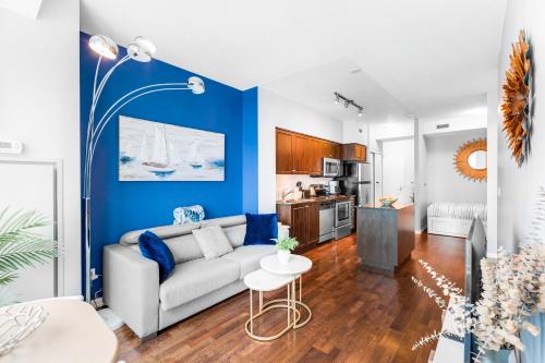 Fort York Apartment | AOC Suites - High-Rise Condo - City View