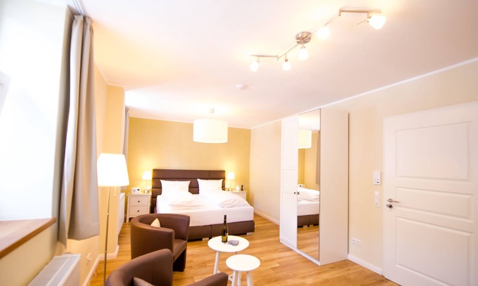 Uerzig Apartment | Ap 4 - Klosterberg-Junior Suite-Premium-Private Bathroom-Vineyard view