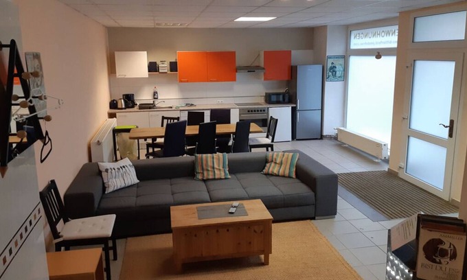 Bitterfeld Apartment | AP 7-room ground floor - 4 to 8 people - 135 m²