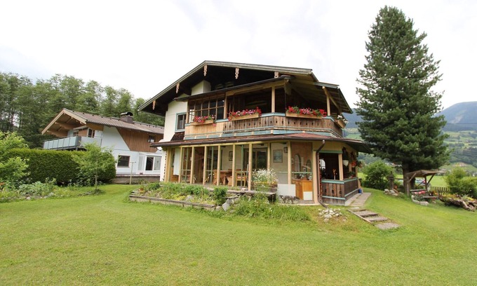 Schonbach Apartment | Apartment Neukirchen near Ski Slopes
