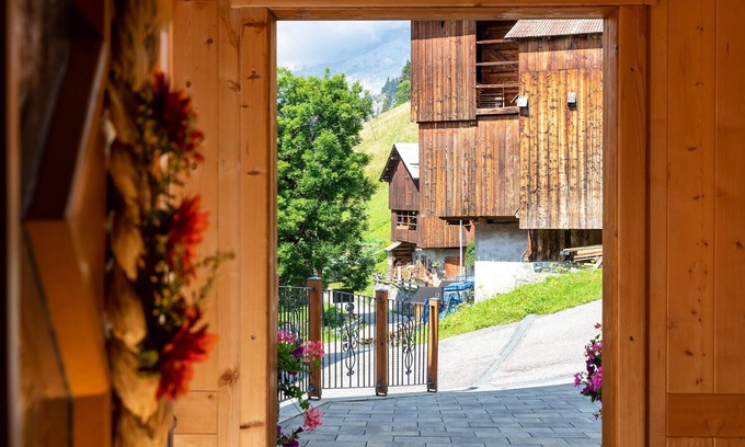 Livinallongo del Col di Lana Apartment | Apartment 'Cesa Raggio Di Sole Bilocale' with Mountain View, Shared Terrace and Wi-Fi