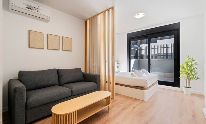 San Sebastian de los Reyes Apartment | apartamento reformado con garaje y piscina