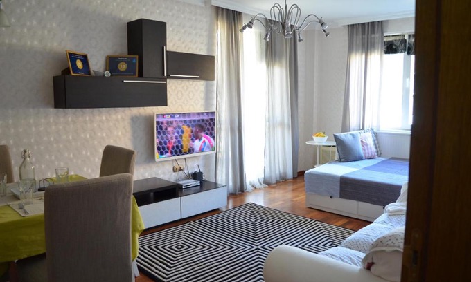 Saints Constantine and Helena Apartment | Apartment 3 In Complex Splendid