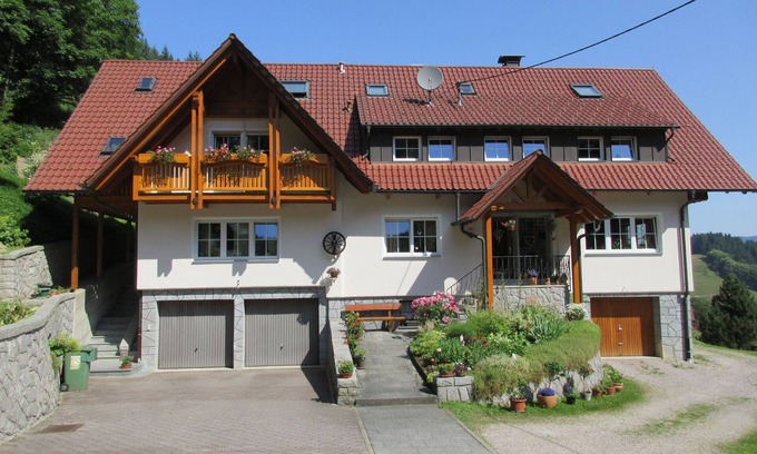 Ottenhofen im Schwarzwald Apartment | Apartment 'Anna' with Mountain View, Private Garden and Balcony