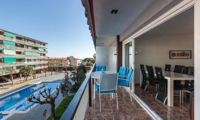Sant Andreu de Llavaneres Apartment | Apartment 'Apartamento Llavaneras I' close to the Beach with Shared Pool and Wi-Fi