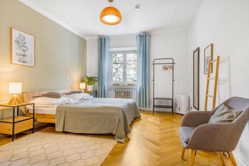 Nordbahnhof Apartment | Apart21- Spacious 3 BR with WiFi Kitchen Games