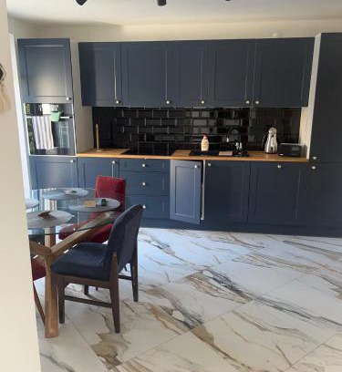 Augustow Apartment | Apartament śliwkowa 2