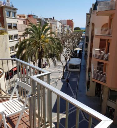 Sant Feliu de Guixols Apartment | Apartament a la Placeta de Sant Joan 21, 3r