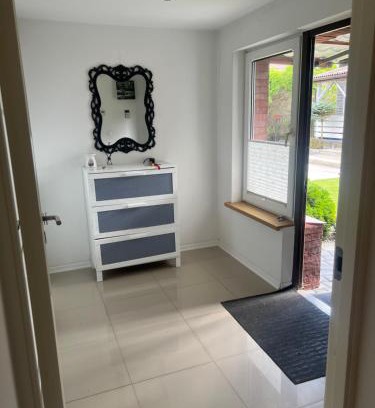 Radom Apartment | Apartament blisko lotniska z prywatnym ogrodzonym parkingiem
