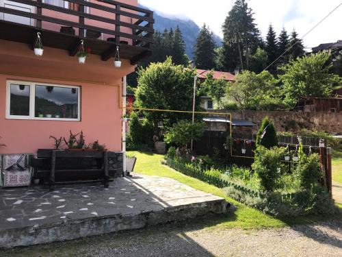 Busteni Apartment | Apartament Floare de Colț