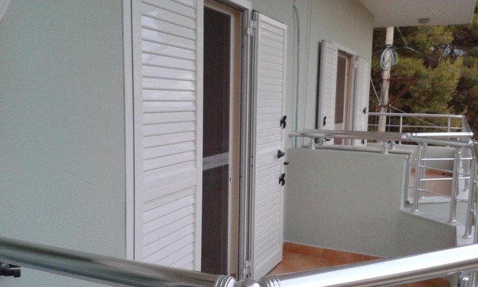 Qafe e Gjashtes House | Apartament Gjergji